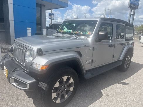 Used 2018 Jeep Wrangler Unlimited Sahara image 6
