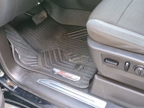 Used 2021 Chevrolet Silverado 1500 LT Trail Boss image 29