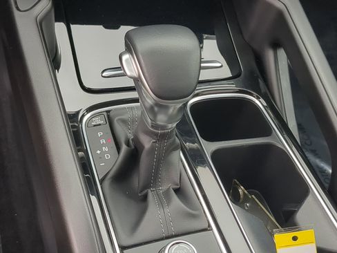 Used 2025 Kia Telluride S FWD image 26