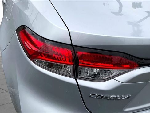 Used 2024 Toyota Corolla LE FWD image 28