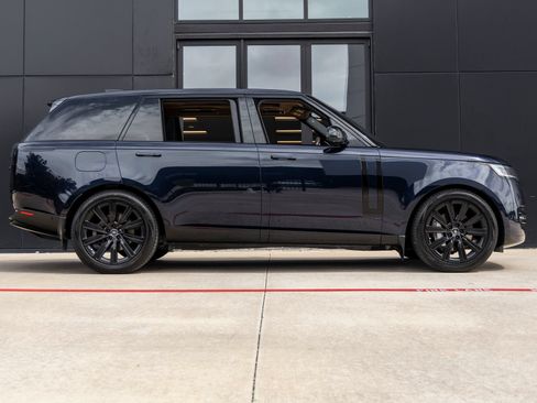 Used 2023 Land Rover Range Rover Long Wheelbase SE AWD/4WD image 10