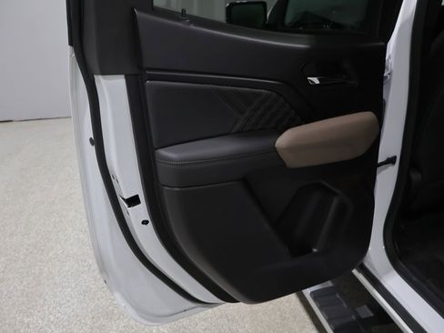 Used 2024 GMC Canyon Denali image 20