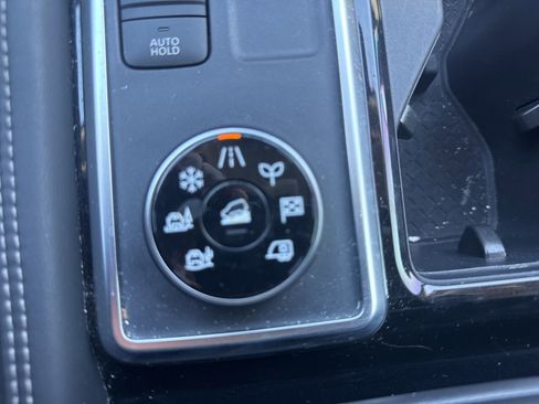 Certified 2023 Nissan Pathfinder Platinum w/ Black Appearance Package image 16