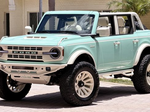 Used 2025 Ford Bronco Outer Banks AWD/4WD image 12