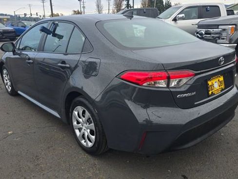 Used 2023 Toyota Corolla LE image 6