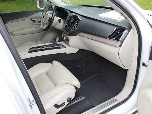 Used 2021 Volvo XC90 T6 Inscription image 17