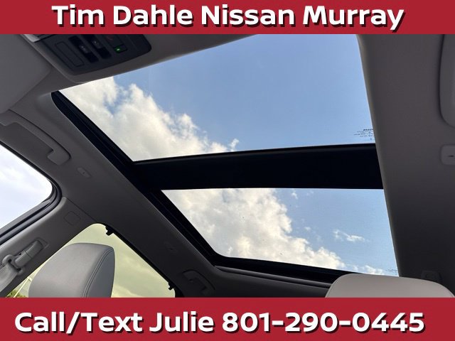 Used 2025 Nissan Rogue SL w/ SL Premium Package AWD/4WD image 30