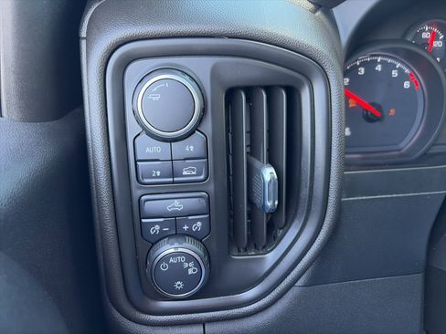 Used 2022 Chevrolet Silverado 1500 Custom image 10