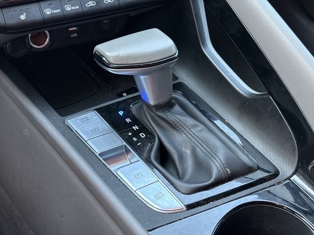Used 2025 Hyundai Elantra SEL FWD image 19