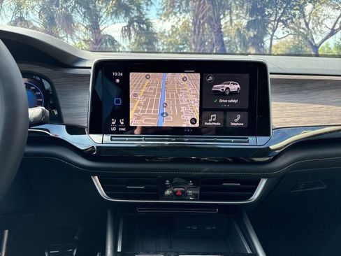 Used 2025 Volkswagen Atlas SEL Premium R-Line image 14