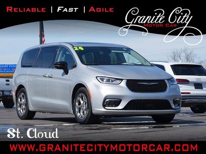 Used 2024 Chrysler Pacifica Limited