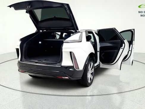 Used 2024 Cadillac Lyriq Tech RWD image 18