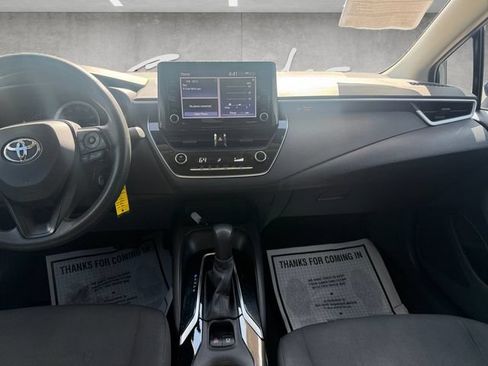 Used 2022 Toyota Corolla LE FWD image 4