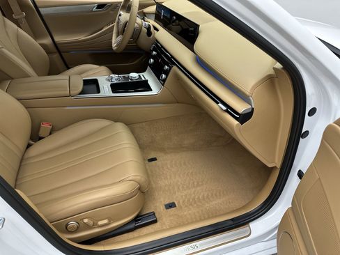 Certified 2025 Genesis G80 2.5T Advanced AWD/4WD image 25