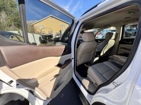 Used 2019 GMC Acadia Denali image 23