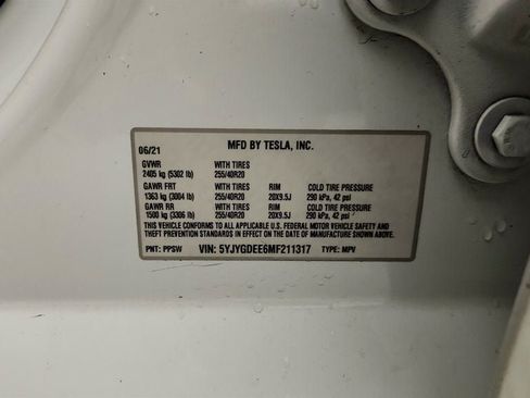 Used 2021 Tesla Model Y Long Range AWD/4WD image 24