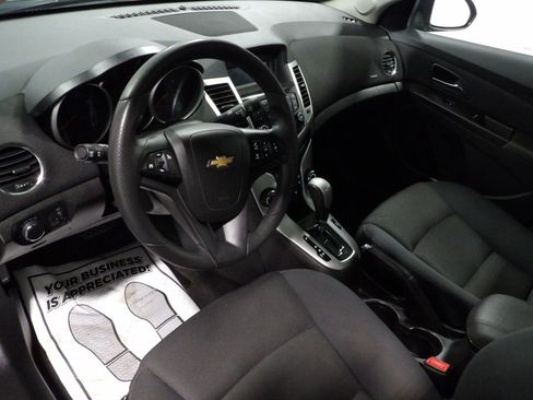 Used 2016 Chevrolet Cruze LT image 7
