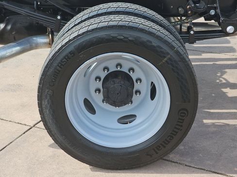 New 2026 Ford F550 4x4 Regular Cab Super Duty image 39