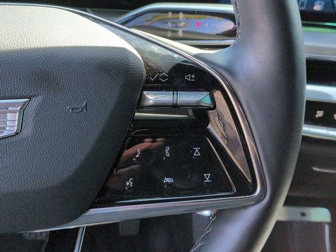 Used 2025 Cadillac Lyriq Luxury image 20