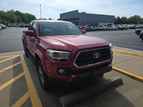 Used 2016 Toyota Tacoma SR5 RWD image 10