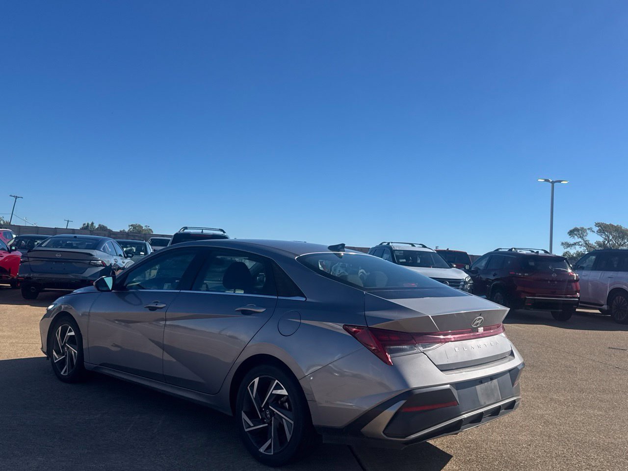 Used 2025 Hyundai Elantra SEL FWD image 19