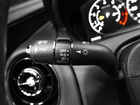 Used 2016 Jaguar XJ R image 50