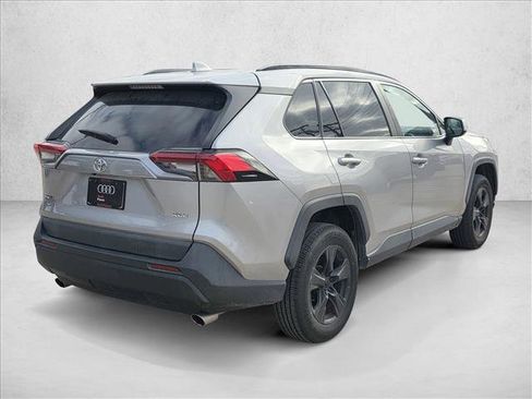 Used 2020 Toyota RAV4 XLE image 4