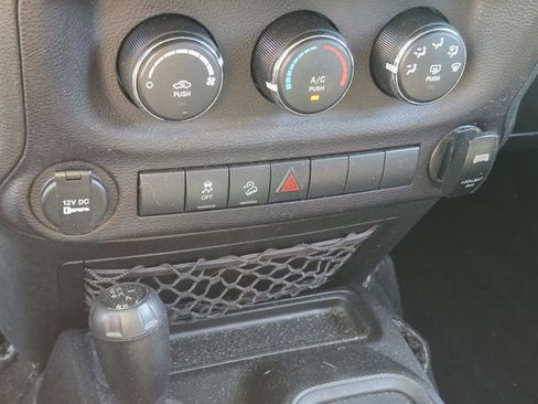 Used 2015 Jeep Wrangler Unlimited Sport AWD/4WD image 19