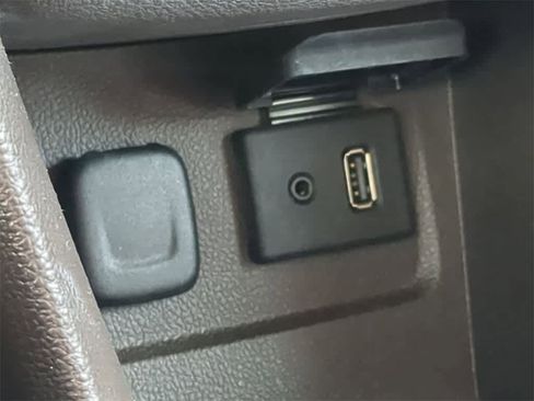 Used 2014 Buick Encore Premium image 33