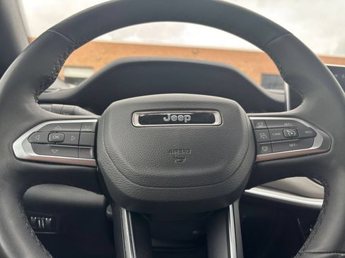 Used 2025 Jeep Compass Limited AWD/4WD image 28
