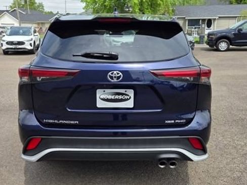 Used 2024 Toyota Highlander XSE AWD/4WD image 6