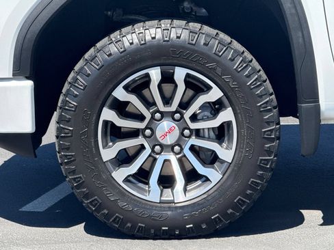 Used 2021 GMC Sierra 1500 AT4 w/ Off-Road Performance Package AWD/4WD image 15