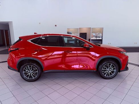 Used 2025 Lexus NX 250 FWD w/ Towing Package (2000 Lbs) image 14