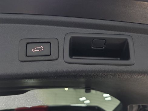 Used 2017 Subaru Forester 2.5i Limited image 35