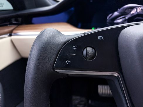 Used 2021 Tesla Model S Plaid image 27