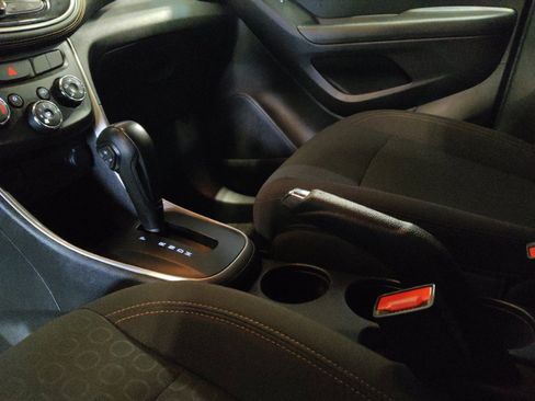 Used 2020 Chevrolet Trax LS w/ LPO, Cargo Package FWD image 26