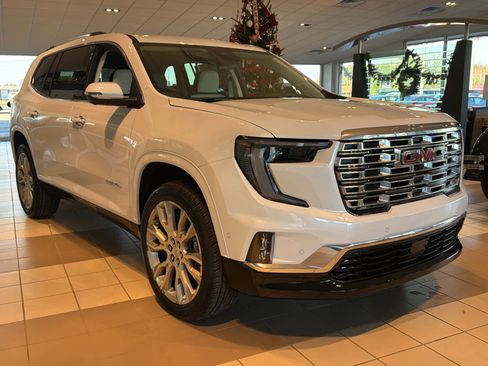 New 2026 GMC Acadia Denali w/ Super Cruise Package FWD image 3