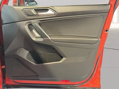 Used 2018 Volkswagen Tiguan SEL FWD image 56