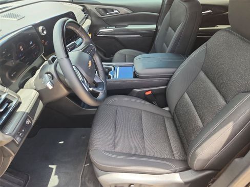 Used 2024 Chevrolet Traverse LT w/ Enhanced Driving Package FWD image 19