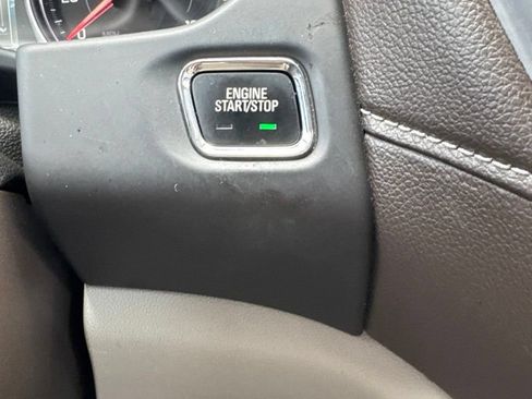 Certified 2019 GMC Acadia SLT AWD/4WD image 9
