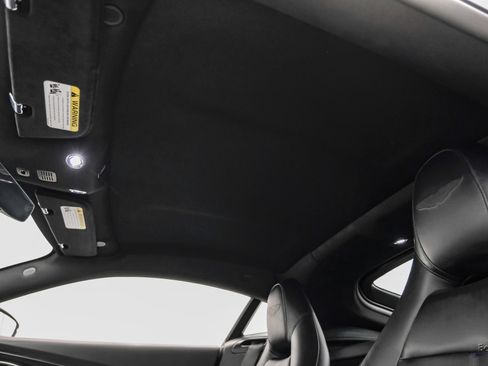 Used 2022 Aston Martin V8 Vantage Coupe RWD image 43