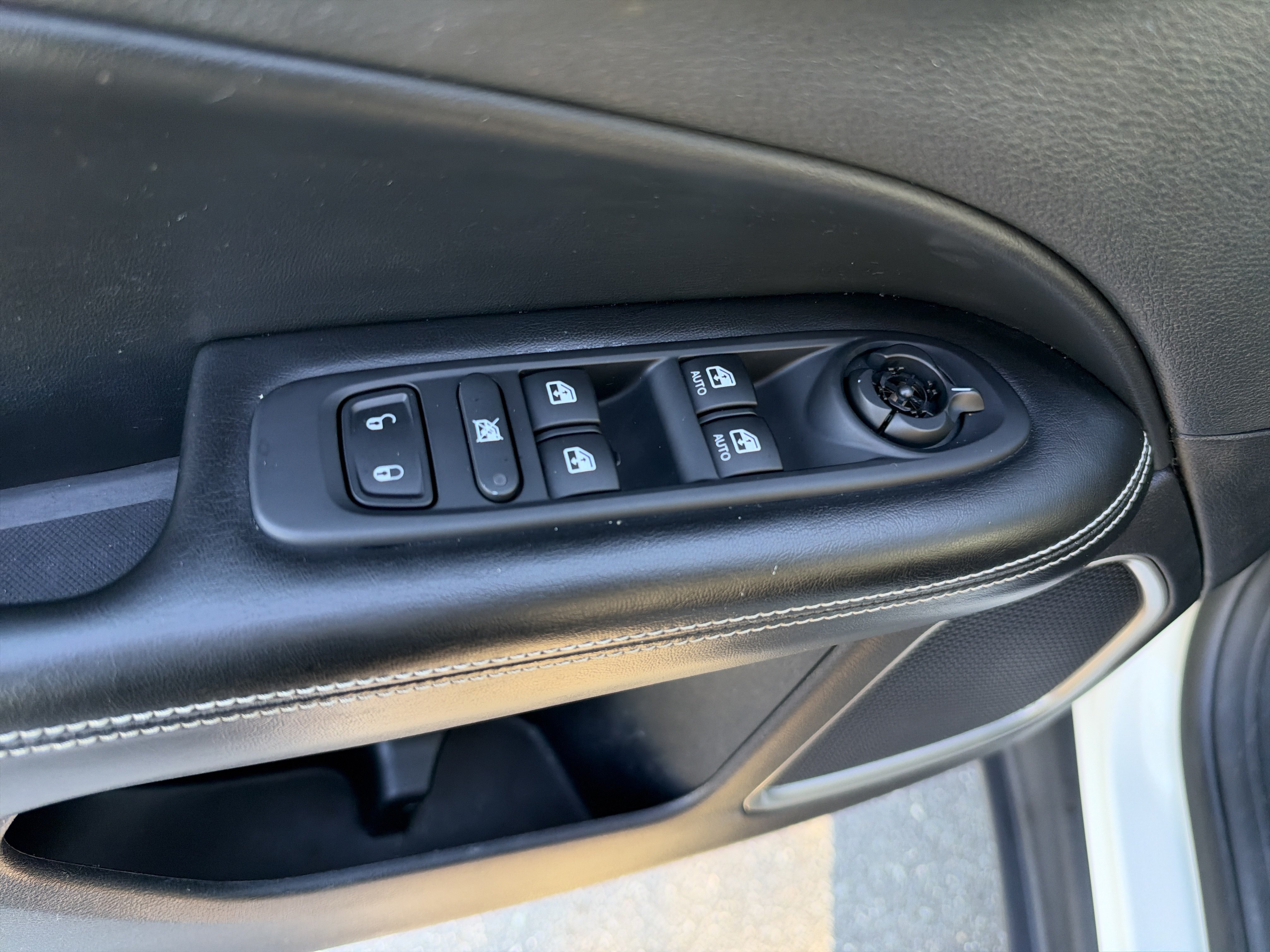 Used 2021 Jeep Compass Latitude AWD/4WD image 16