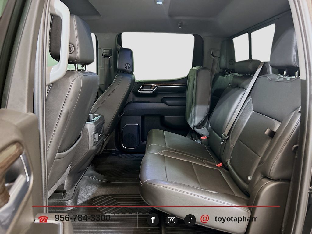 Used 2025 Chevrolet Silverado 1500 LT Trail Boss w/ LT Trail Boss Premium Package AWD/4WD image 24