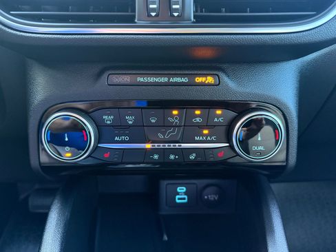 Used 2022 Ford Escape Titanium w/ Titanium Elite Package image 23