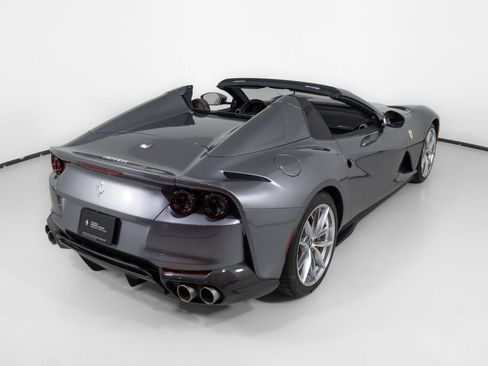 Used 2021 Ferrari 812 GTS RWD image 9