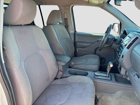 Used 2017 Nissan Frontier SV image 26