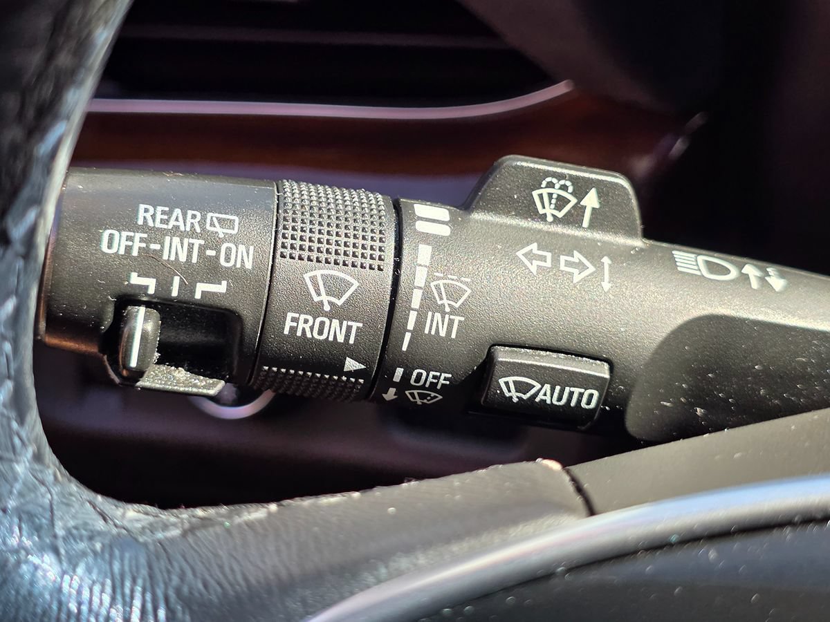 Used 2018 Cadillac Escalade Luxury RWD image 49