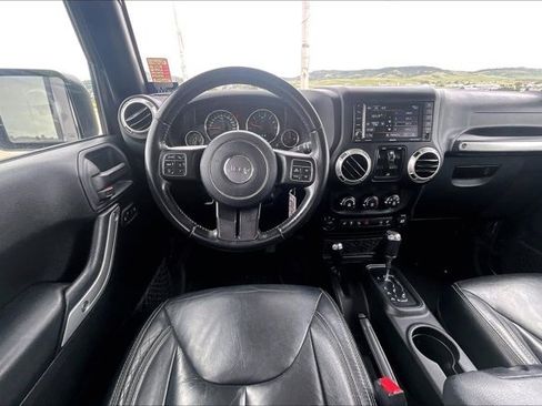 Used 2018 Jeep Wrangler Unlimited Sahara w/ Max Tow Package AWD/4WD image 8