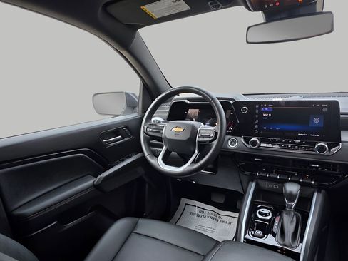 Used 2024 Chevrolet Colorado LT w/ LT Convenience Package III image 9