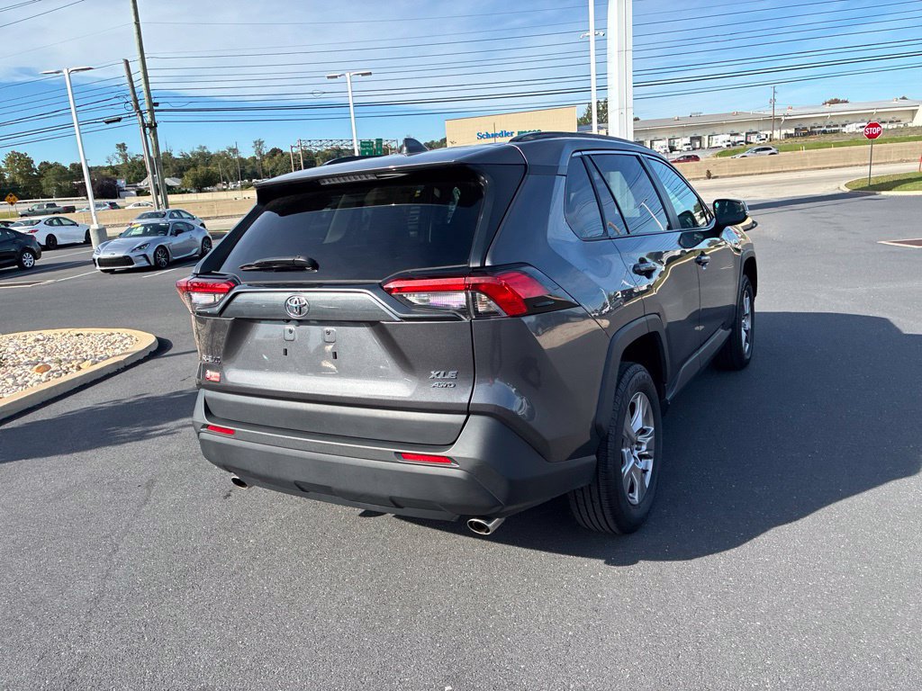 Used 2025 Toyota RAV4 XLE AWD/4WD image 10